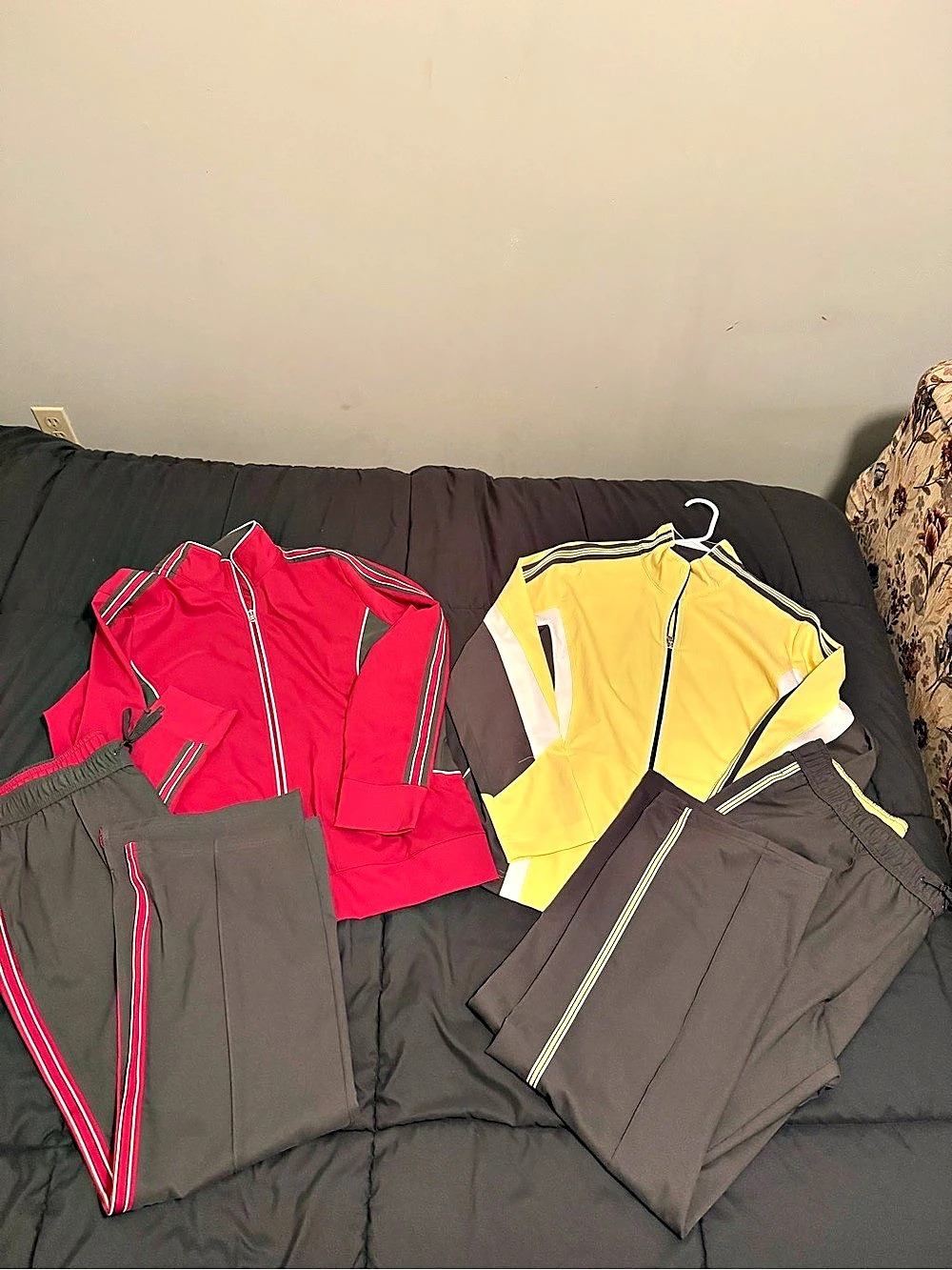 SJB Active Athletic Track - 2 sets Jackets & Pants - XL